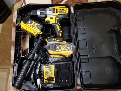 Зарядное устройство XR Li-Ion (10.8 В/14.4 В/18.0 В) Dewalt DCB115