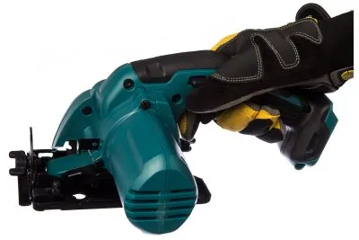 Дисковая пила Makita HS301DZ