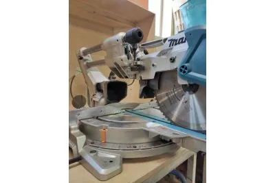 Торцовочная пила Makita LS1219