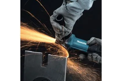 Угловая шлифмашина Makita 9558HPG