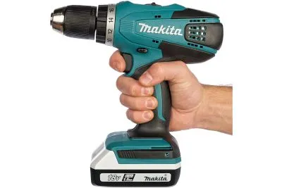 Аккумуляторная дрель-шуруповерт Makita DF457DWLE