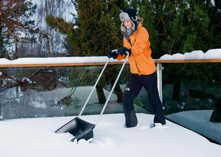 Выбираем снеговую лопату: каким инструментом будет легче и удобнее работать?