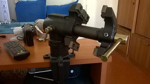 ЗУБР 63х37 мм, два зажима, тиски настольные поворотные в 2-х плоскостях 32480