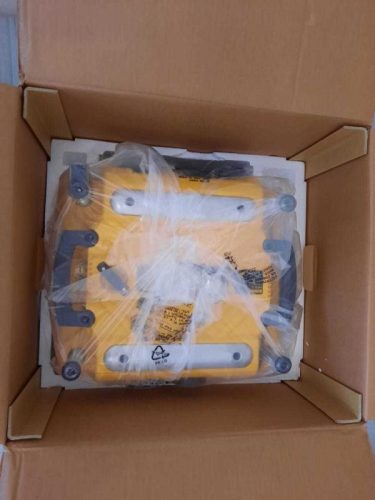 Фото Рейсмусный станок Dewalt 1800 Вт, макс. ширина 330 мм DW735-KS Рейсмусный станок Dewalt 1800 Вт, макс. ширина 330 мм DW735-KS