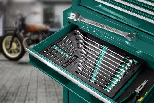 Фото KRAFTOOL 18 шт, 6 - 32 мм, набор комбинированных гаечных ключей 27079-H18E KRAFTOOL 18 шт, 6 - 32 мм, набор комбинированных гаечных ключей 27079-H18E