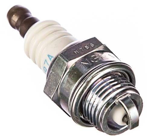 Свеча BPMR 7A для бензопил Makita 965603021