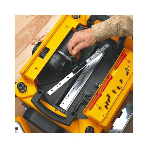 Фото Рейсмусный станок Dewalt 1800 Вт, макс. ширина 330 мм DW735-KS Рейсмусный станок Dewalt 1800 Вт, макс. ширина 330 мм DW735-KS