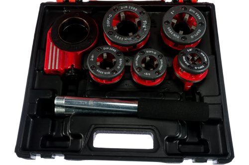 Фото Набор клуппов 1/4-1/2-3/4-1-1.25"+ плашкодержатель с трещоткой, 8 предметов Matrix Набор клуппов 1/4-1/2-3/4-1-1.25"+ плашкодержатель с трещоткой, 8 предметов Matrix