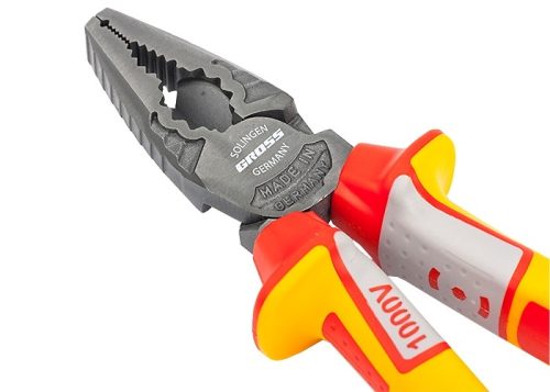 Фото Плоскогубцы комбинированные, диэлектрические трехкомпонентные рукоятки до 1000 В, 180 мм Gross Плоскогубцы комбинированные, диэлектрические трехкомпонентные рукоятки до 1000 В, 180 мм Gross