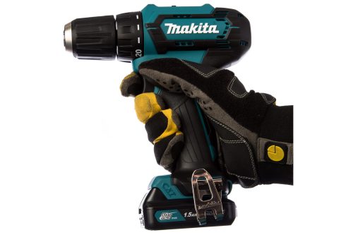 Аккумуляторная дрель-шуруповерт Makita DF333DWYE
