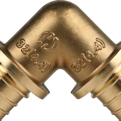SFA-0007-000016 STOUT Угольник  90° 16 для труб из сшитого полиэтилена аксиальный