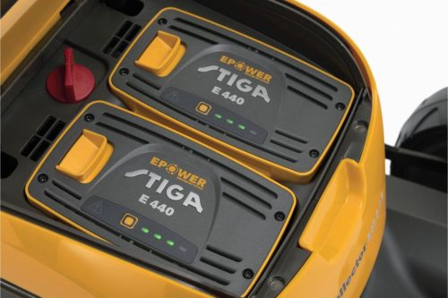 Самоходная аккумуляторная газонокосилка STIGA Collector 548 S AE KIT