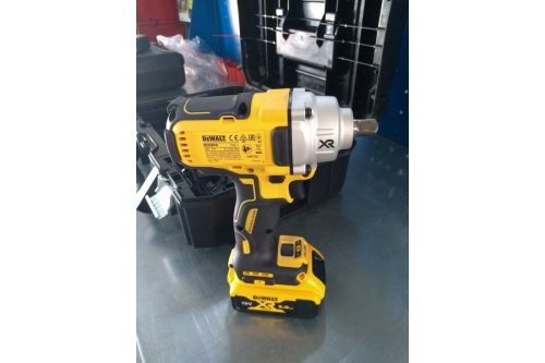 Импульсный гайковерт DEWALT 18.0 В XR DCF894P2-QW