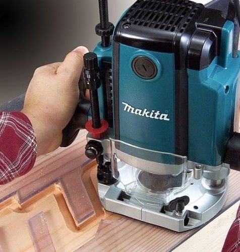 Фрезер Makita RP1801F