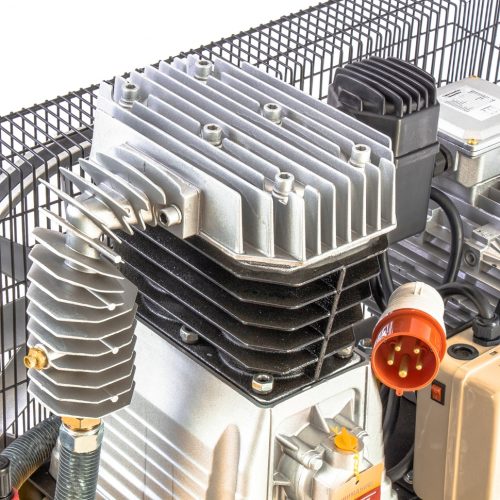 Фото Компрессор DR4000/100, масляный ременный, 10 бар, производительность 690 л/м, мощность 4 кВт Denzel Компрессор DR4000/100, масляный ременный, 10 бар, производительность 690 л/м, мощность 4 кВт Denzel