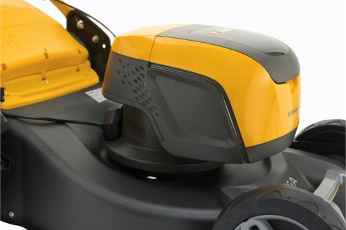 Самоходная аккумуляторная газонокосилка STIGA Collector 548 S AE KIT