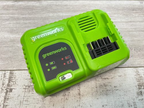 Быстрое зарядное устройство Greenworks G40UC5, 40V, 5А