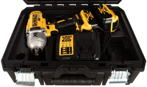 Аккумуляторный гайковерт DeWALT DCF 899 P2