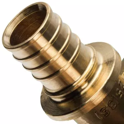 SFA-0009-002534 STOUT Угольник настенный с креплением 25xRp 3/4" для труб из сшитого полиэтилена аксиальный