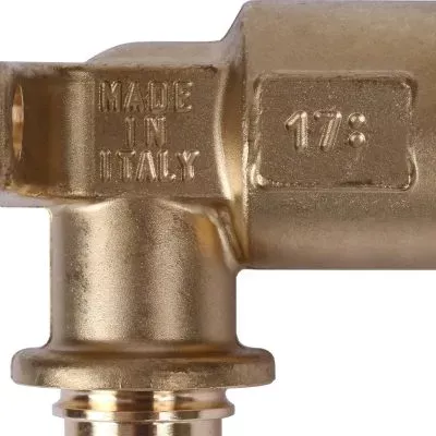 SFA-0032-002012 STOUT Угольник настенный с длинным нарезным патрубком 20-Rp 1/2" для труб из сшитого полиэтилена аксиальный