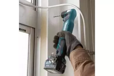Аккумуляторная угловая дрель Makita DA333DZ