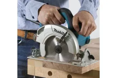 Дисковая пила Makita HS6601J