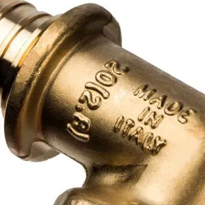 SFA-0005-002034 STOUT Угольник-переходник с наружной резьбой 20xR 3/4" для труб из сшитого полиэтилена аксиальный