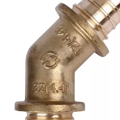 SFA-0031-000032 STOUT Угольник  45° 32 для труб из сшитого полиэтилена аксиальный
