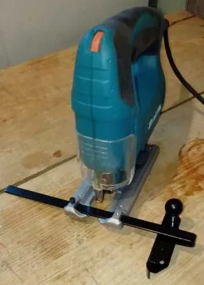 Параллельный упор циркуль для лобзиков Makita 192732-4