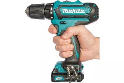 Аккумуляторная дрель-шуруповерт Makita DF331DWYE