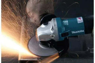 Угловая шлифмашина Makita GA6040C