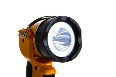 Аккумуляторный фонарь DeWALT DCL 040