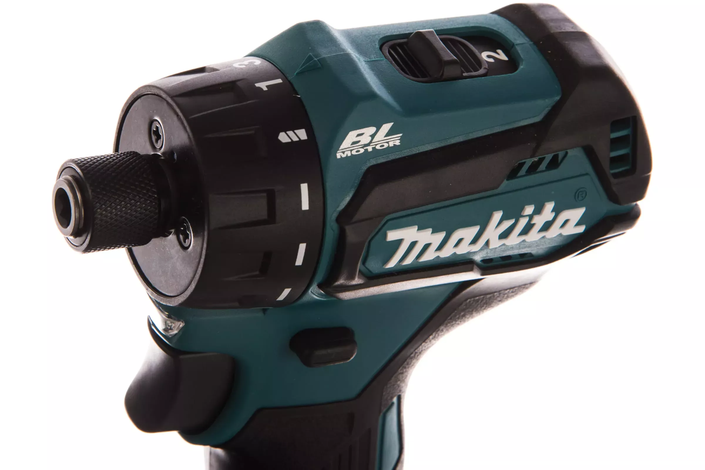 Аккумуляторный шуруповерт Makita DDF083Z