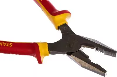 Плоскогубцы 200 мм 1000В Stanley 0-84-002