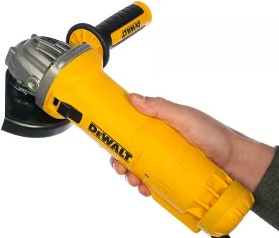 Угловая шлифмашина DeWALT DWE 4205
