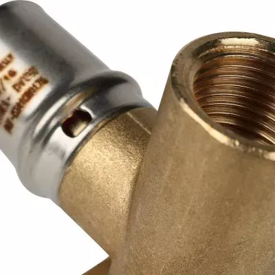 SFP-0012-001220 STOUT Угольник настенный с креплением удлинённый 1/2"х20 для металлопластиковых труб прессовой