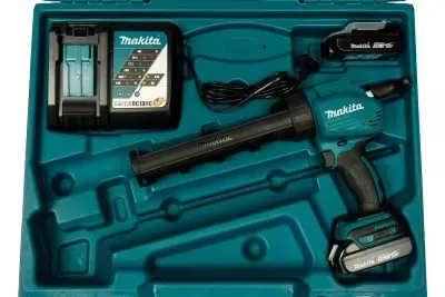 Пистолет для герметика Makita DCG180RYE