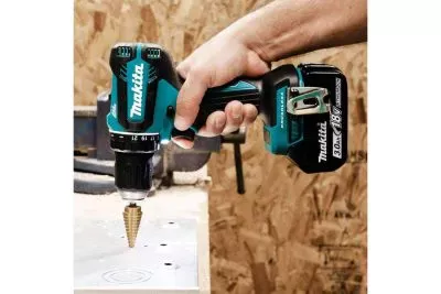 Аккумуляторная дрель-шуруповерт Makita DDF485RFE