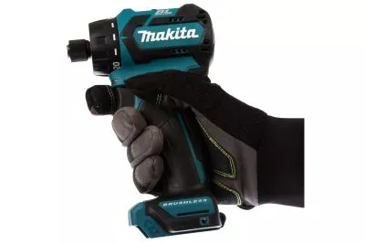 Аккумуляторная дрель-шуруповерт Makita DF032DZ