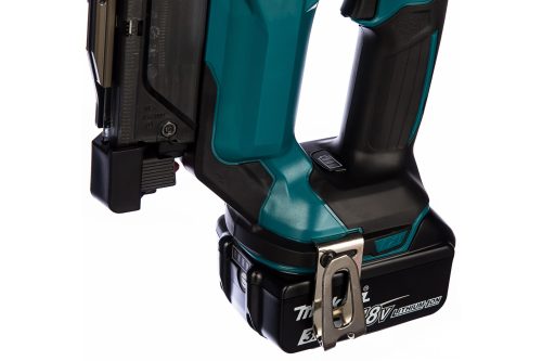 Аккумуляторный гвоздезабиватель Makita DPT353RFE